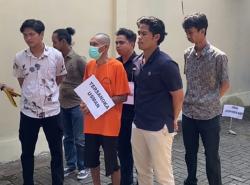 Rekonstruksi Pembunuhan Sadis di Banjar, Kakek 62 Tahun Peragakan 20 Adegan