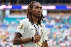 Djed Spence Mendarat di Milan, Inter Tebus Rp721 Miliar dari Tottenham