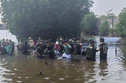 Ratusan Pelajar Antusias Ikut Tanam Mangrove dan Bersih Pantai di Marunda Jakut