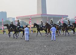 Penampakan Pasukan Berkuda hingga Marching Band Bersiap untuk Kirab HUT ke-81 RI di Monas
