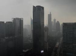 Jakarta Tiba-Tiba Hujan Deras Siang Ini, Netizen Heboh!