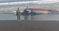 Perahu Nelayan Hancur Dihantam Ombak di Pantai Paseban Jember, 1 Tewas 3 Hilang