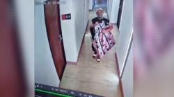 Viral! Usai Menginap 2 Tamu Hotel di Bandung Gondol 3 Televisi Terekam CCTV