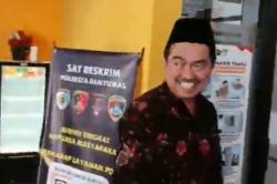 Penampakan Warek I Unsoed Diperiksa KPK di Mapolresta Banyumas, Lempar Senyum