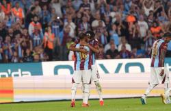Mo Salah Nyaris Cetak Hattrick Gila di Trabzonspor, Gol 50 Meter Jadi Kontroversi