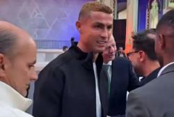 Cristiano Ronaldo Risih Bertemu Presiden FIFA Gianni Infantino? Ekspresi Wajahnya Viral