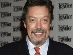 Kabar Duka, Aktor Legendaris Tim Curry Meninggal Dunia