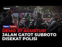 Polisi Sekat Depan Gedung DPR, Pengendara Diminta Hindari Kawasan Senayan