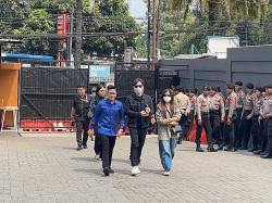 Geger! Audi Marissa dan Anthony Xie Gandengan Tangan di Sidang Cerai Perdana