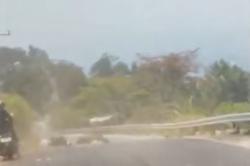 Kecelakaan Motor Rem Blong di Turunan Cangar Mojokerto Tabrak Tebing, 2 Orang Luka