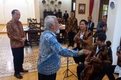 Momen PM Timor Leste Xanana Gusmao Bertemu Jokowi, Nyanyi Bengawan Solo Diiringi Keroncong