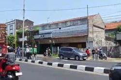 Kecelakaan di Karawang, 2 Pelajar SMP Boncengan Motor Tewas Tabrak Trotoar