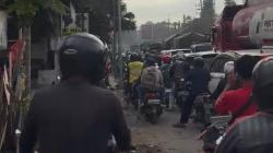 Heboh Antrean Panjang BBM di Jember Dipicu Kekhawatiran Kelangkaan