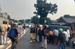 3 Orang Sekeluarga Tewas Kecelakaan Beruntun di Jakbar, Naik Motor Dihantam Fortuner