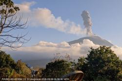 Gunung Ile Lewotolok di NTT Meletus Pagi Ini, Muntahkan Abu Vulkanik Setinggi 800 Meter