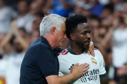Bernabeu Cemooh Vinicius, Mourinho Tunjukkan Kelas dengan Aksi Tak Terduga