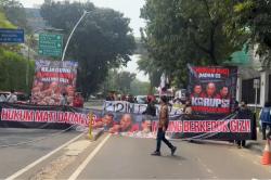 Massa Datangi Kejagung, Tuntut Dadan Hindayana cs Dihukum Mati buntut Dugaan Korupsi MBG