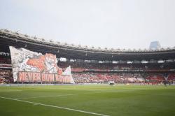 Koreografi Garang The Jakmania Hiasi SUGBK, Pesan “Never Bow Down” Meriahkan Persija vs Persib