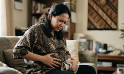 Perut Begah dan Kembung? Coba 3 Gerakan 90 Detik Ini Bantu Gas Cepat Keluar