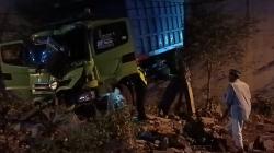 Truk Tabrak Tembok Makam di Mojokerto, Sopir Tewas
