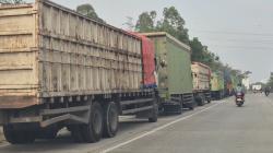 Antre Solar 2 Hari 2 Malam, Sopir Truk di Lampung Menginap di Kabin