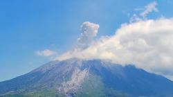 Gunung Semeru Erupsi Lagi, Kolom Asap 1.000 Meter dan 53 Kali Letusan