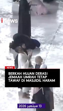 Hujan Deras, Jemaah Umrah Tetap Tawaf di Masjidil Haram