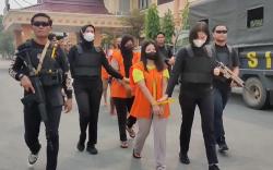 Polisi Tangkap 8 Orang Sindikat Pembuat SIM Palsu Lintas Wilayah di Siak