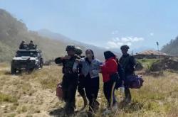 Istri Sopir Travel yang Ditembak KKB Dievakuasi Pakai Helikopter ke Wamena