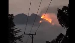 Cahaya Merah di Puncak Gunung Gamkonora Bikin Panik Warga Halmahera Barat