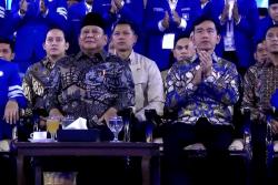 Prabowo-Gibran Hadiri Puncak HUT ke-28 PAN, Kompak Pakai Batik