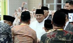 Disambut Salawat, Prabowo Tiba di Gontor Hadiri Peringatan 1 Abad