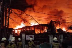 Kebakaran Hebat di Kebayoran Lama Hanguskan 18 Rumah, Kerugian Ditaksir Rp1,2 Miliar