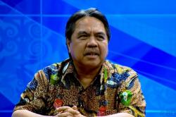 Bela Gibran, Ade Armando Sebut Aturan Pengecualian Bukti Lulus SMA di Pilpres Tak Janggal