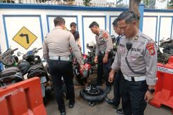 Moge Hantam Motor Ojol di Senayan Jakpus, Pengendaranya Ternyata Masih di Bawah Umur