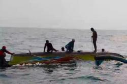 KM Suliwai Terbalik di Teluk Semaka Tanggamus saat Cari Tongkol, 7 Nelayan Dievakuasi