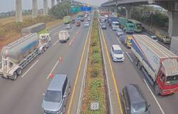 Tol Japek Padat Pagi Ini, Contraflow KM 21-23 Arah Cikampek Diberlakukan