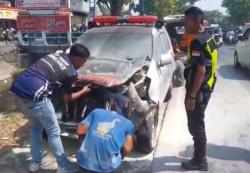 Ambulans Bawa Jenazah Korban KM Virgo 8 Tabrakan Beruntun di Jombang
