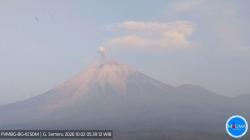Gunung Semeru Erupsi Lagi, Warga Diminta Jauhi Besuk Kobokan hingga Radius 13 Km