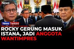 Momen Rocky Gerung Dilantik Jadi Anggota Wantimpres, Tunduk Hormat kepada Prabowo