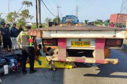 Kecelakaan di Sidoarjo, Nagita Tewas Terlindas Truk usai Jatuh saat Menyalip