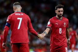 Bruno Fernandes Bela Cristiano Ronaldo usai Tinggalkan Timnas Portugal