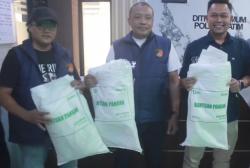 Polisi Tangkap 3 Pelaku Penggelapan 9 Ton Beras Bantuan Bulog di Surabaya
