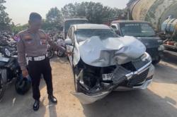 Kecelakaan Minibus Satu Keluarga Tabrak Truk di Tol Jombang, 1 Orang Tewas 4 Terluka
