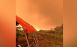 Langit Muaro Jambi Memerah Imbas Kabut Asap Karhutla, Indeks ISPU Tembus 401