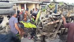 Kecelakaan Maut 2 Truk Pasir hingga Seruduk Rumah di Lumajang, Suami Istri Tewas