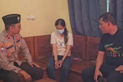 Terekam CCTV, Wanita asal Gresik Tepergok Curi Motor di Taman Sidoarjo