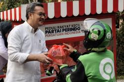 Partai Perindo Hadir di Tengah Masyarakat, Gelar Aksi Berbagi pada Peringatan HUT ke-12