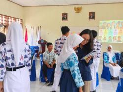 Kenapa Remaja Lebih Nyaman Curhat ke Teman daripada Orang Tua? Ini Penjelasannya