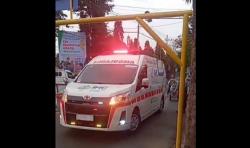 Viral Ambulans Bawa Pasien Kritis Terjebak Portal Jembatan di Bondowoso